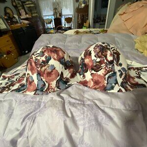 EUC Cacique Floral Bra sz 48J